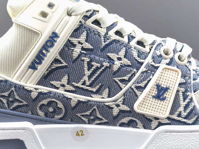 LV Trainer Sneaker 113