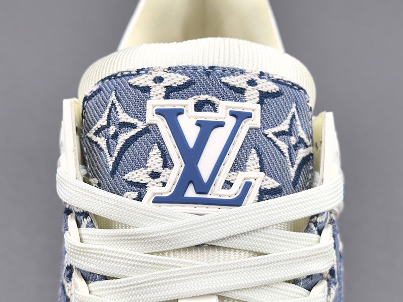 LV Trainer Sneaker 113