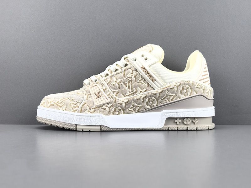 LV Trainer Sneaker 114