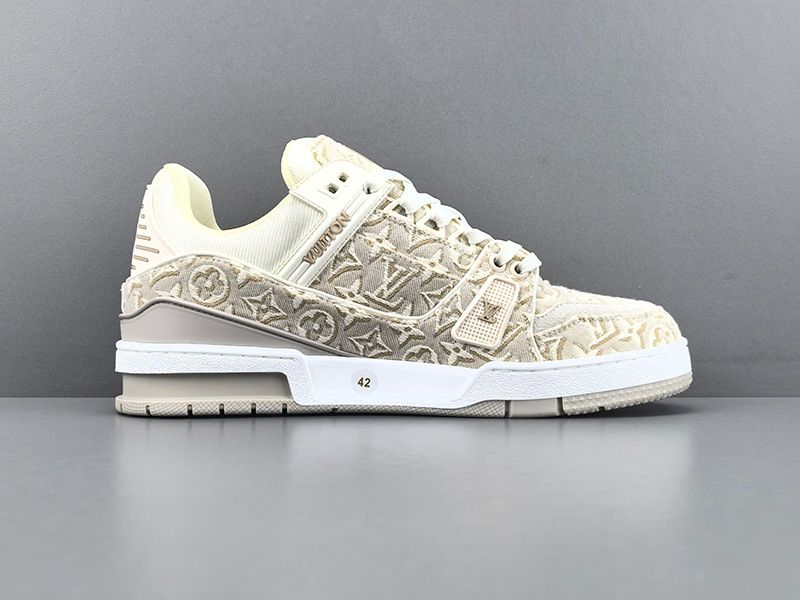 LV Trainer Sneaker 114