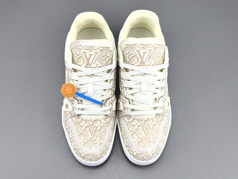 LV Trainer Sneaker 114