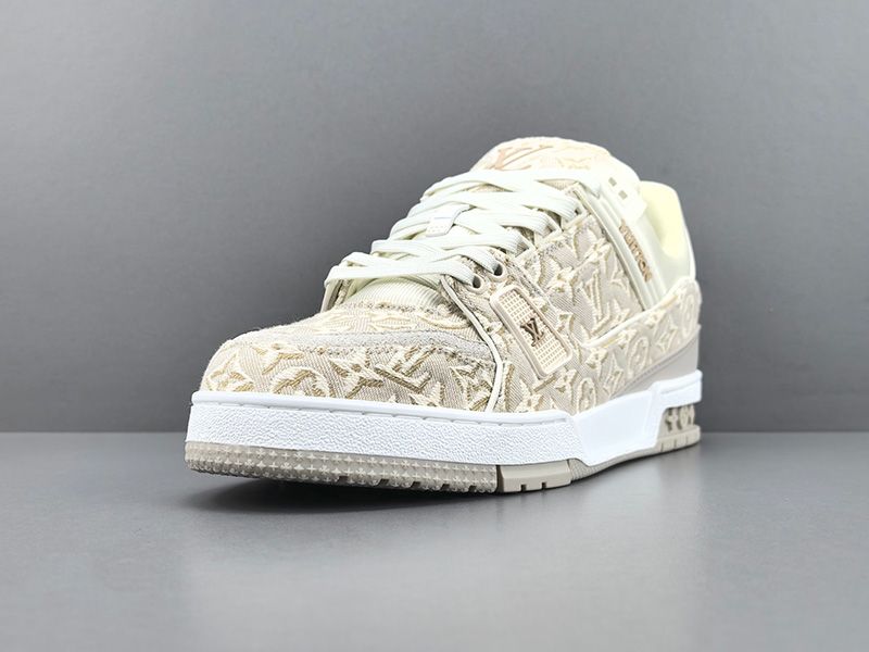 LV Trainer Sneaker 114