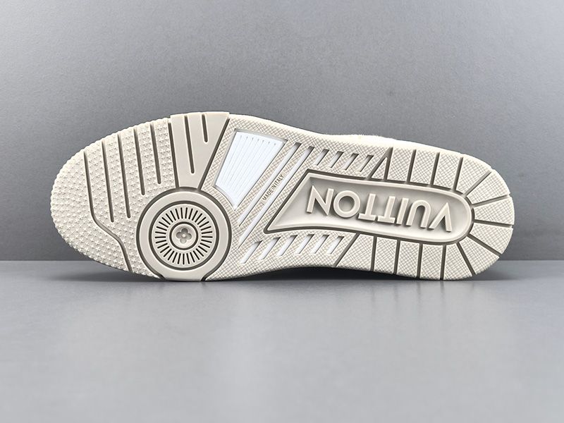 LV Trainer Sneaker 114