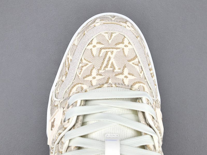 LV Trainer Sneaker 114