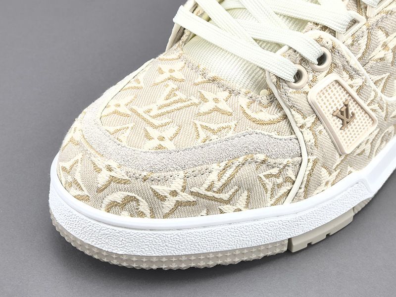 LV Trainer Sneaker 114