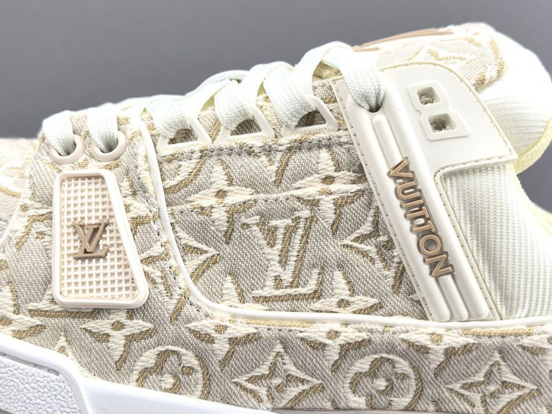 LV Trainer Sneaker 114