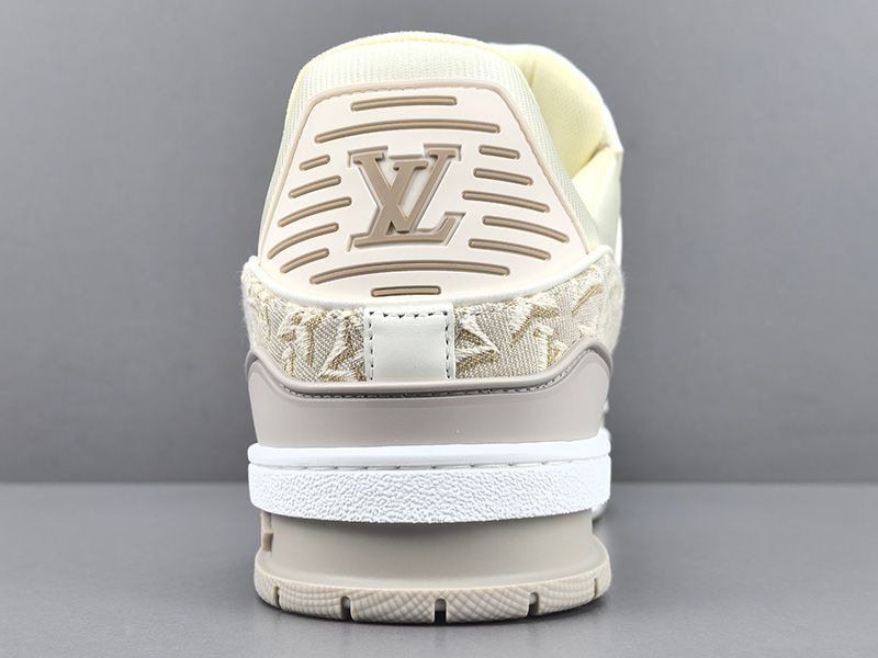 LV Trainer Sneaker 114