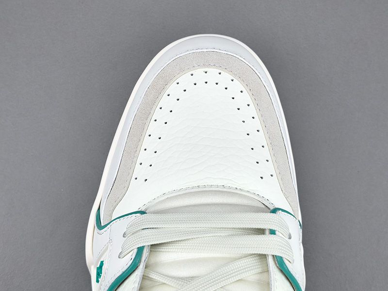 LV Trainer Sneaker 115