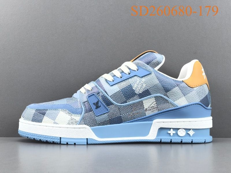 LV Trainer Sneaker 112