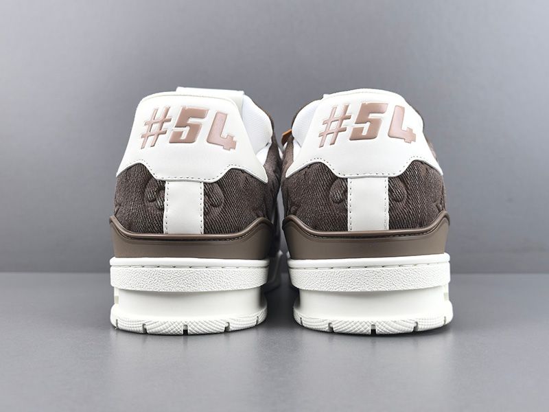 LV Trainer Sneaker 121