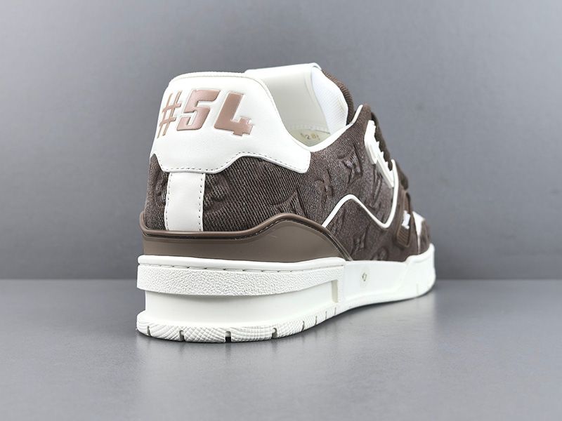LV Trainer Sneaker 121