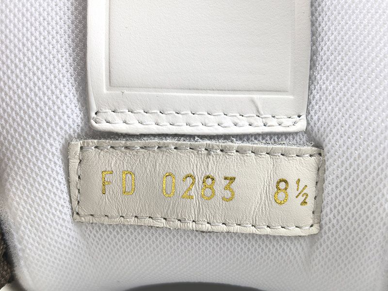 LV Trainer Sneaker 121