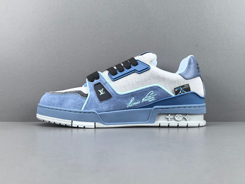 LV Trainer Sneaker 122