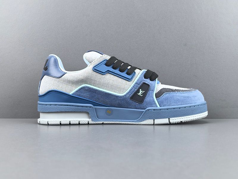 LV Trainer Sneaker 122