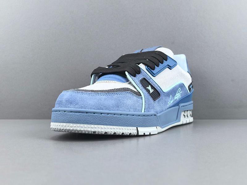 LV Trainer Sneaker 122