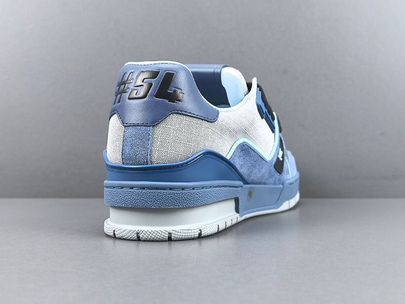 LV Trainer Sneaker 122