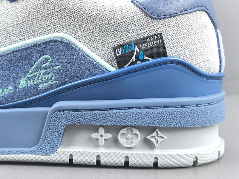 LV Trainer Sneaker 122