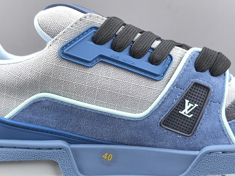 LV Trainer Sneaker 122