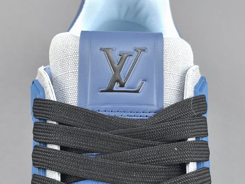 LV Trainer Sneaker 122