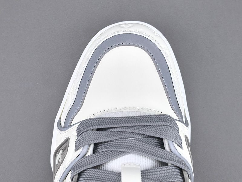 LV Trainer Sneaker 123