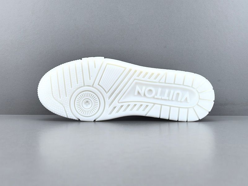 LV Trainer Sneaker 125