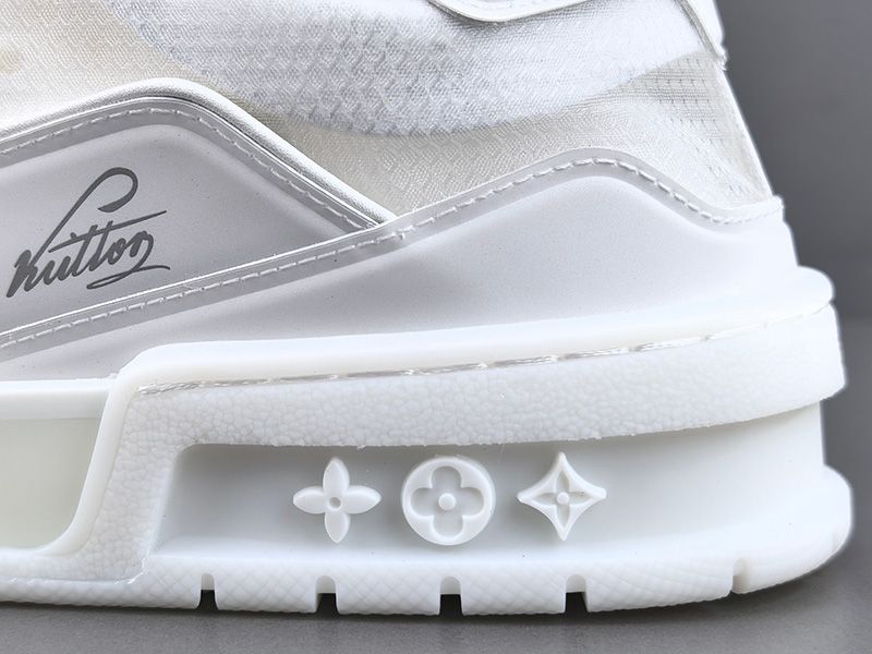 LV Trainer Sneaker 125