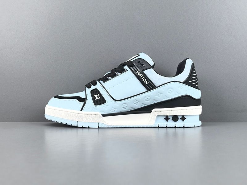 LV Trainer Sneaker 124
