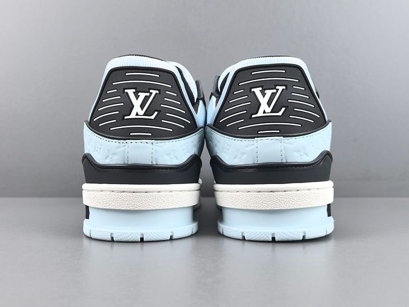 LV Trainer Sneaker 124