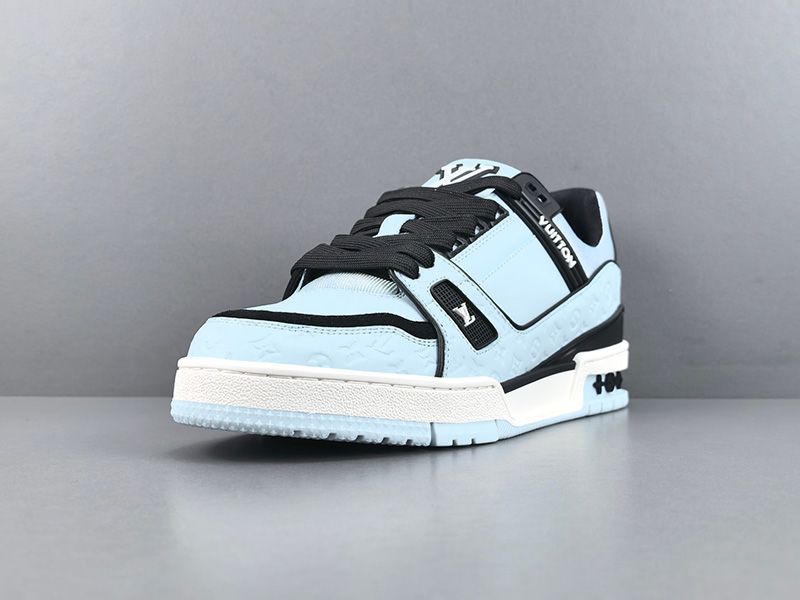 LV Trainer Sneaker 124
