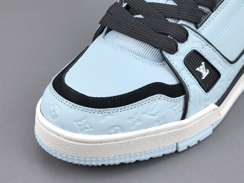 LV Trainer Sneaker 124
