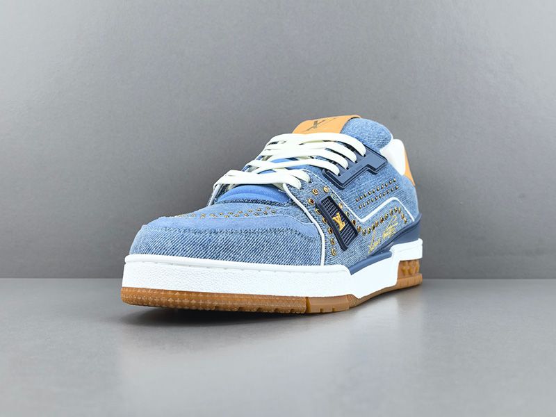 LV Trainer Sneaker 126