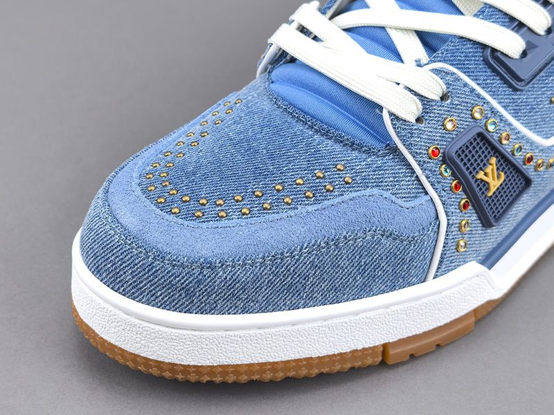 LV Trainer Sneaker 126