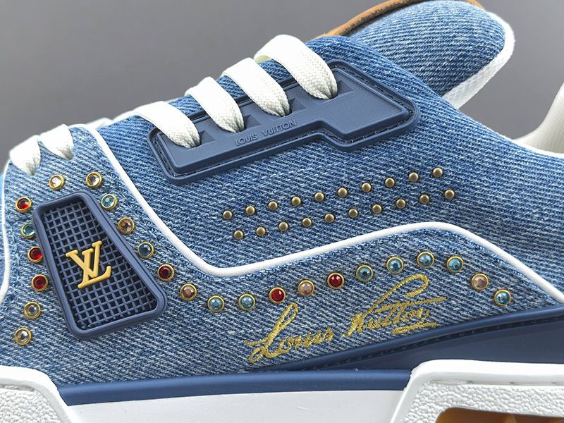 LV Trainer Sneaker 126