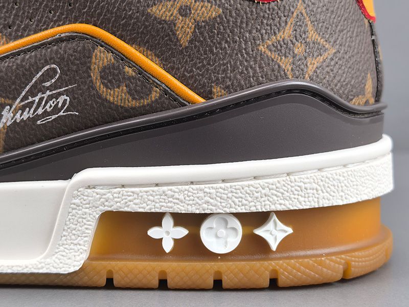 LV Trainer Sneaker 129