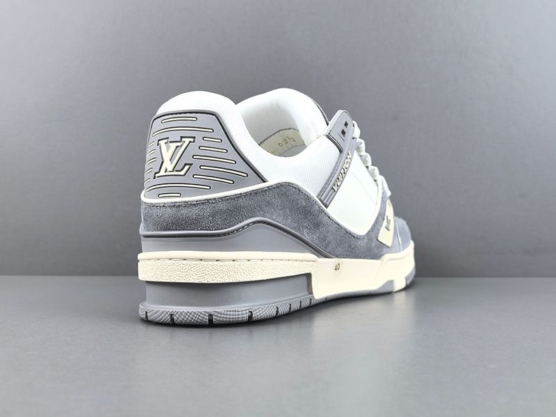 LV Trainer Sneaker 128