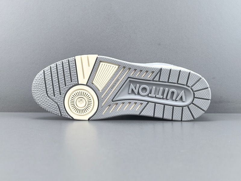 LV Trainer Sneaker 128