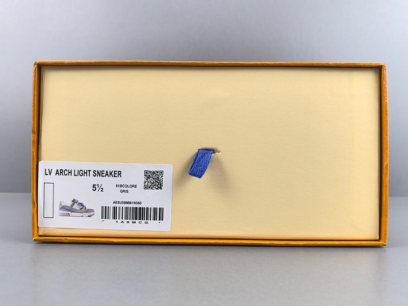 LV Trainer Sneaker 128