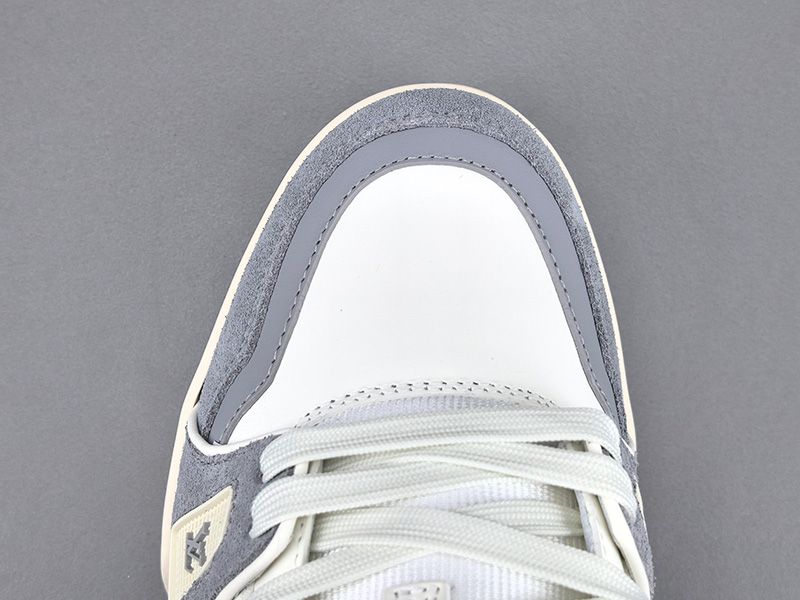 LV Trainer Sneaker 128