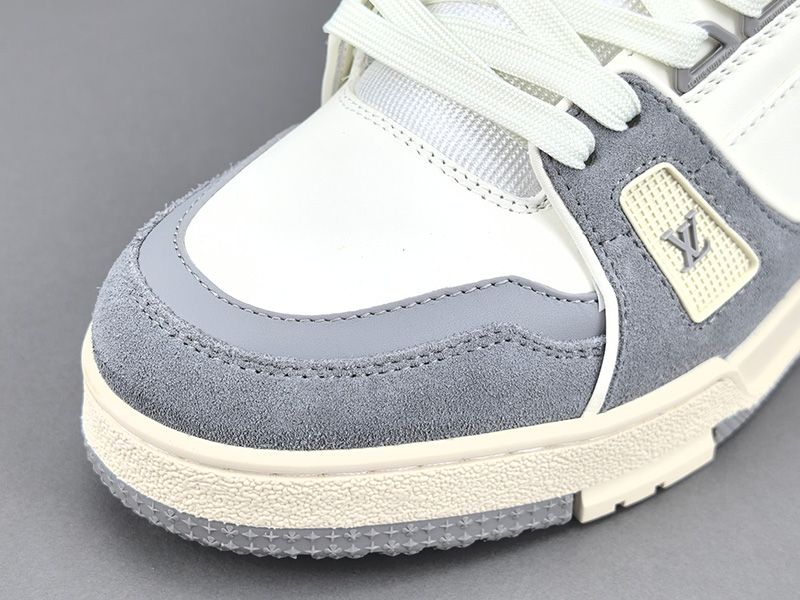 LV Trainer Sneaker 128