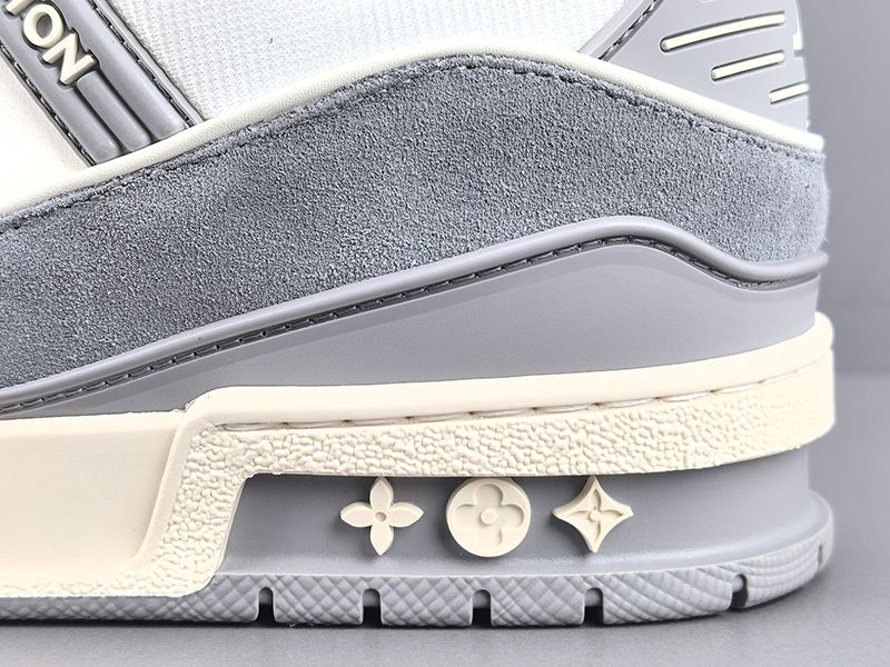 LV Trainer Sneaker 128