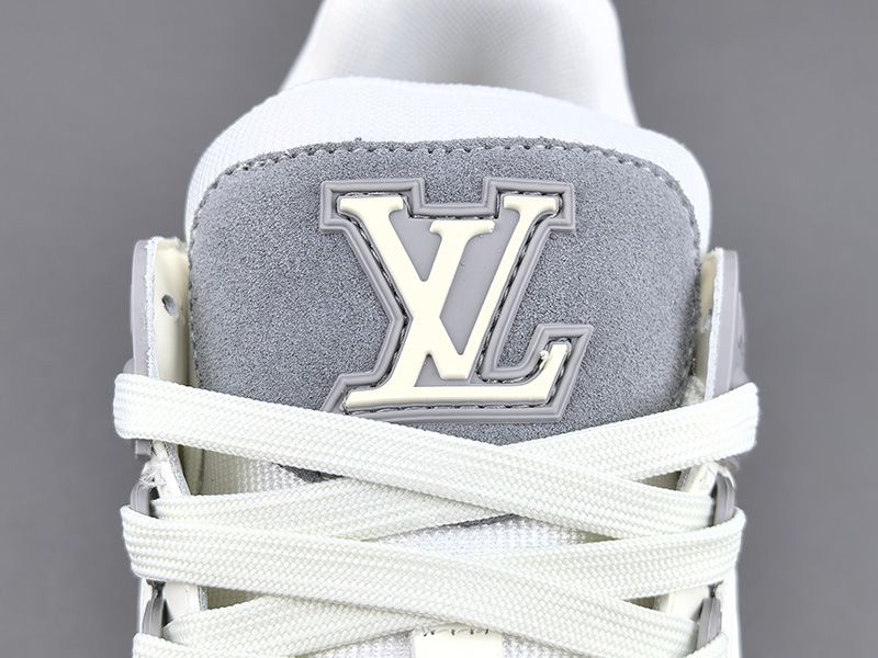 LV Trainer Sneaker 128