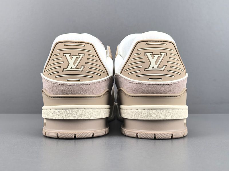 LV Trainer Sneaker 127