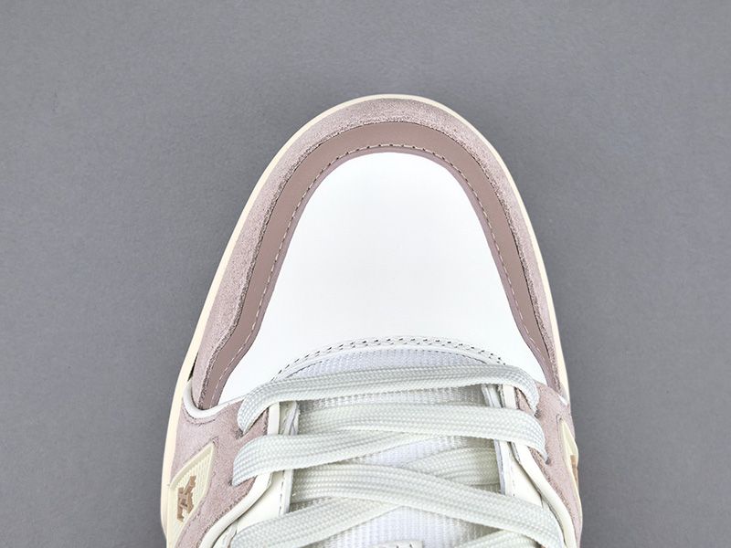 LV Trainer Sneaker 127