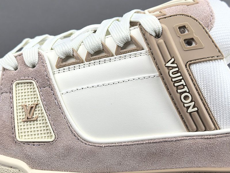 LV Trainer Sneaker 127
