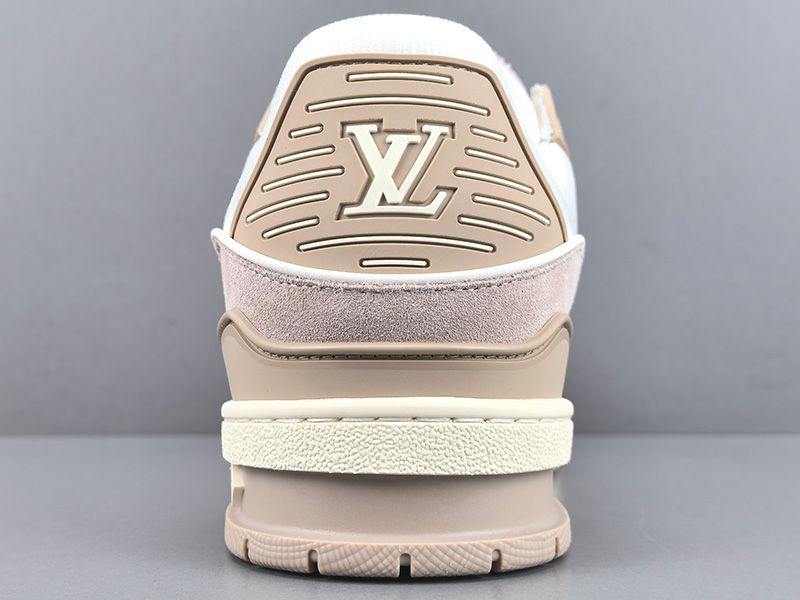 LV Trainer Sneaker 127
