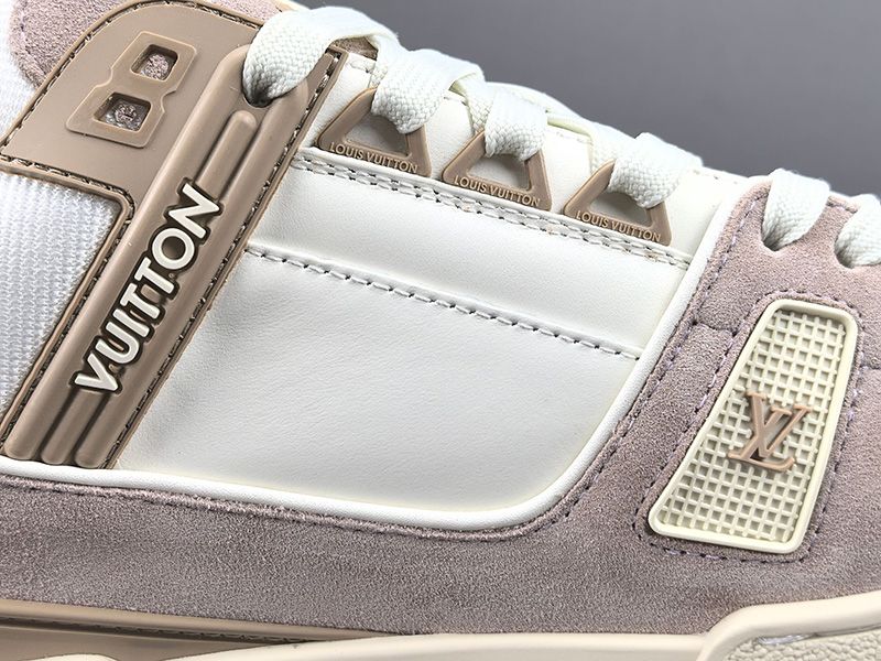 LV Trainer Sneaker 127