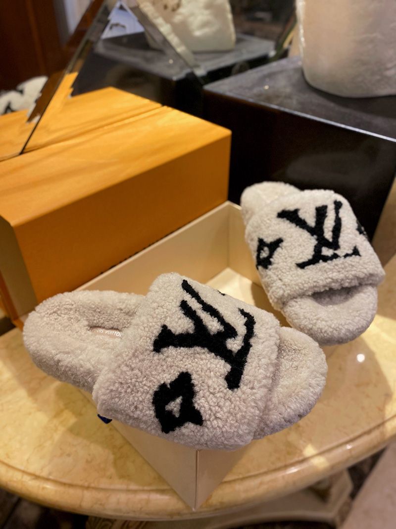 LV Wmns Slipper 130