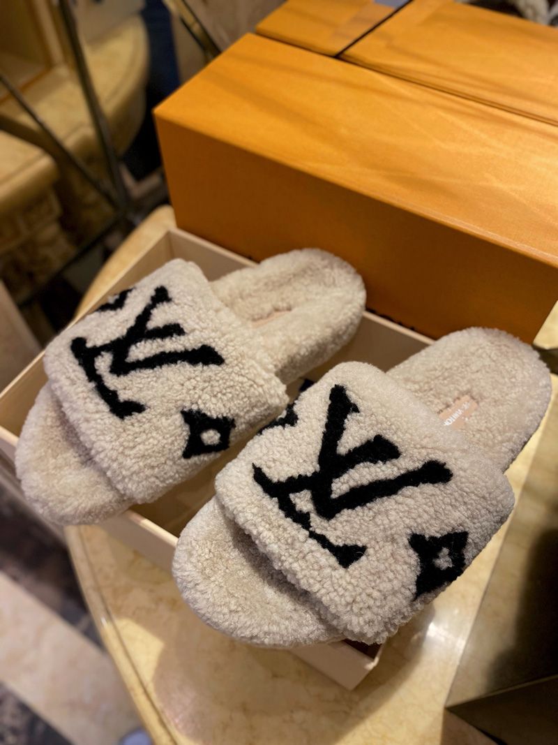 LV Wmns Slipper 130
