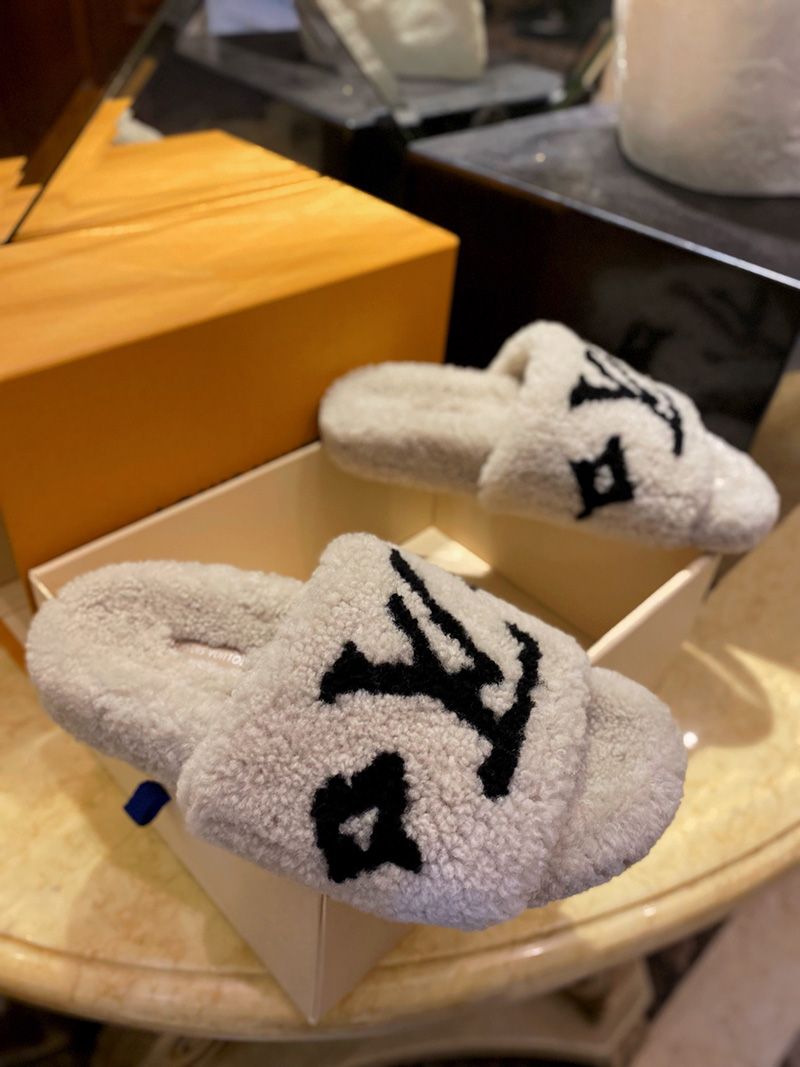 LV Wmns Slipper 130