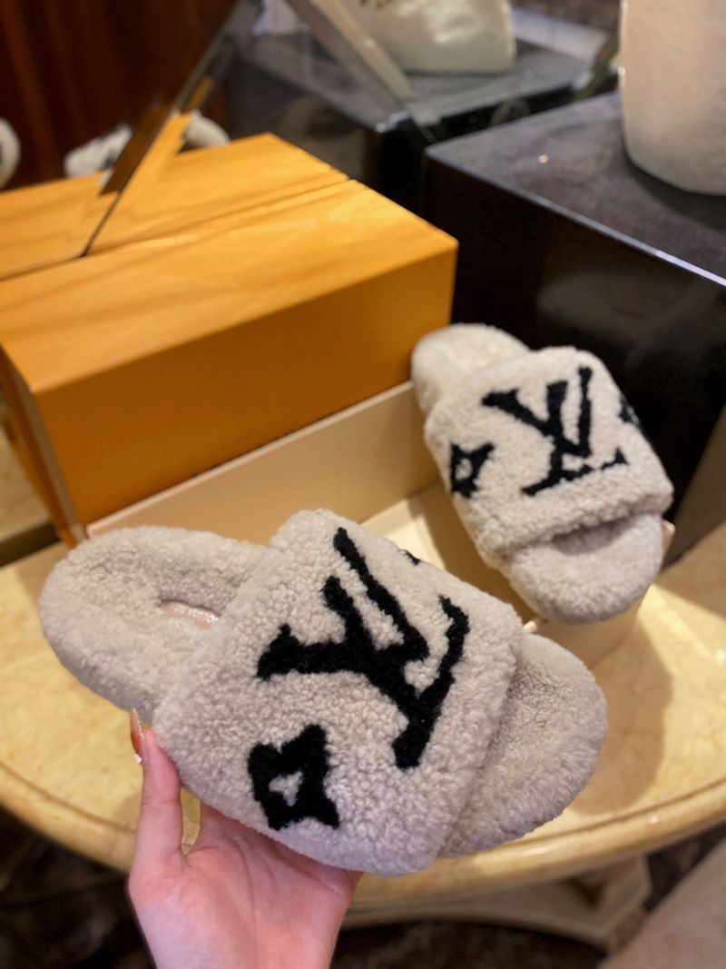 LV Wmns Slipper 130